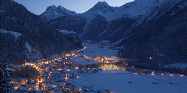 Längenfeld: romantische Winternacht